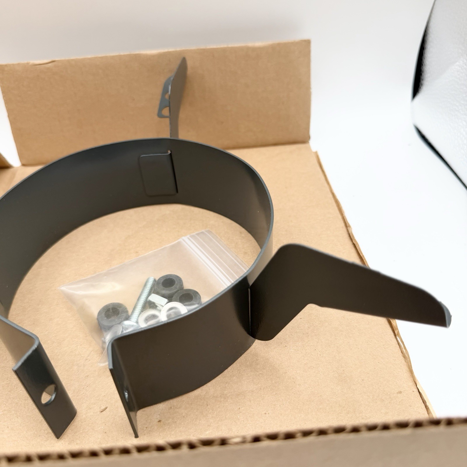 Fasco FM55 8725-6017 5-5/8in 3-Leg Torsion Flex Mount Bracket Blower UL CSA
