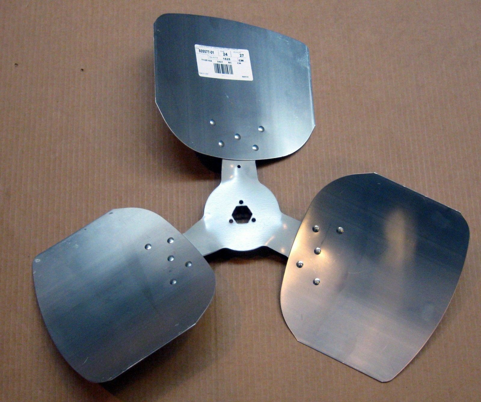 Lau 60557701 24″ Fan Blade CW Rotation 27 Degree Pitch 3 Blades