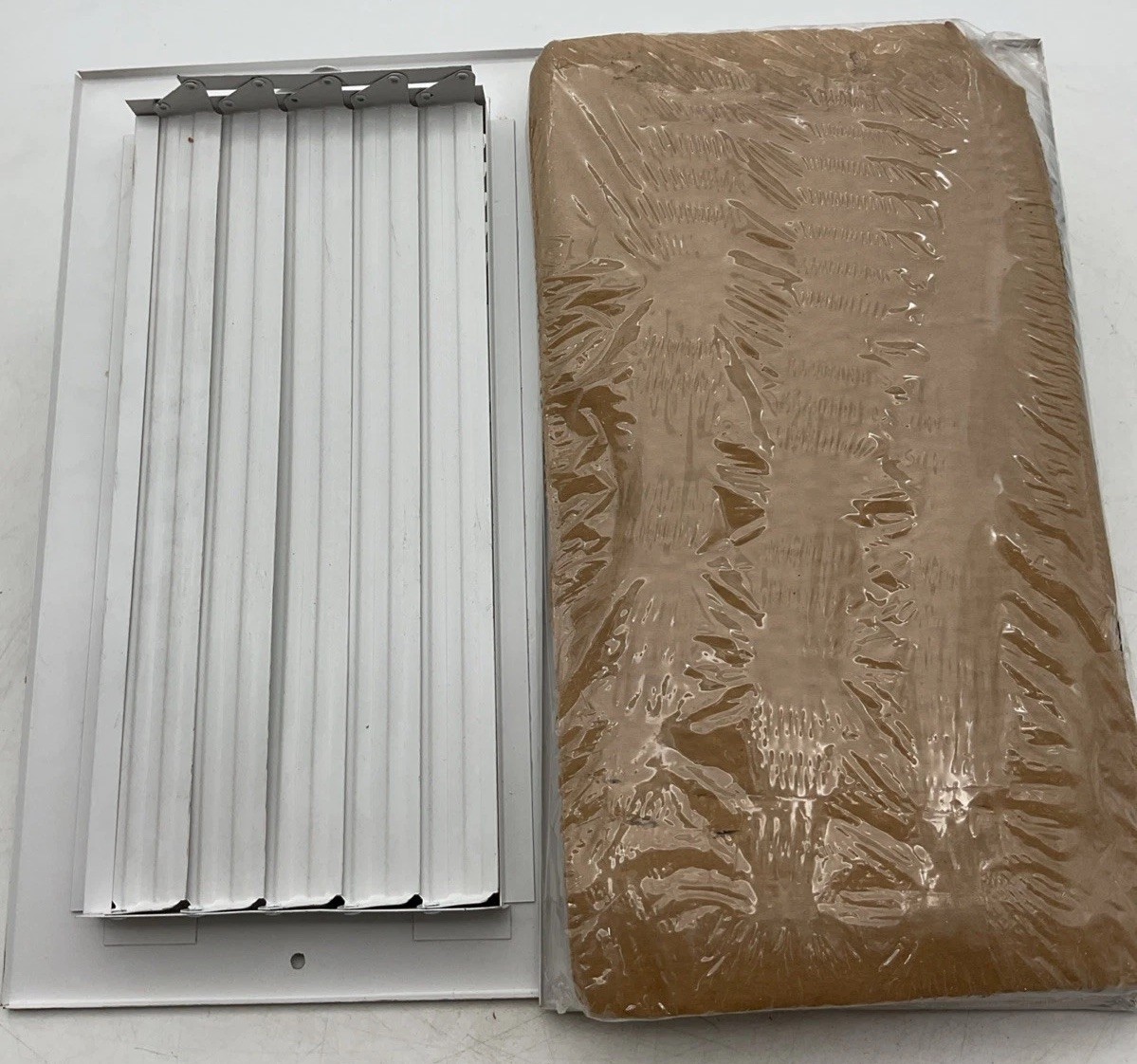 Hart Cooley 703923 Ceiling/Wall Register 6″x12″ White Sealed 683M 12 06 W 2pk