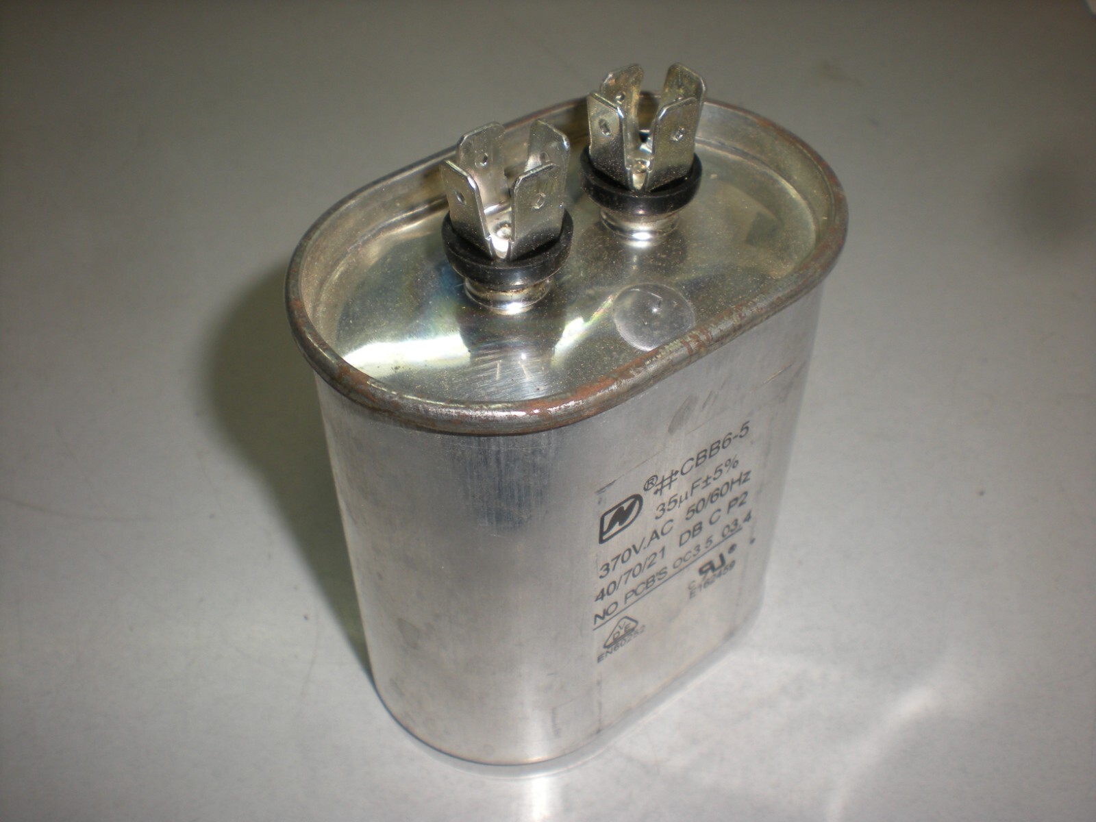 CBB65-5 Run Capacitor – 35uF +/- 5% – 370VAC – Removed from a Skymark S-Series