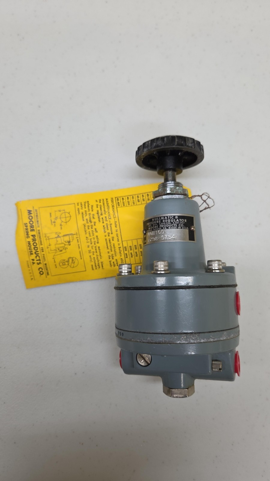 New Old Stock Moore Nullmatic 1/4” NPT 1.5-100 psig Pressure Regulator 40-100 72