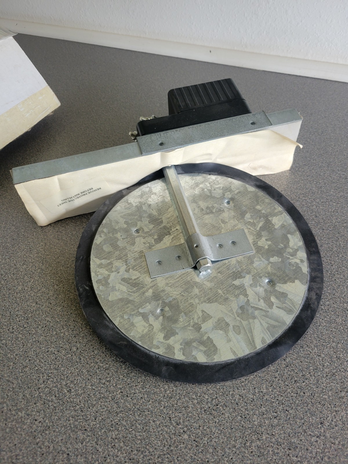 Honeywell RRD8 8″ retrofit round damper new old stock