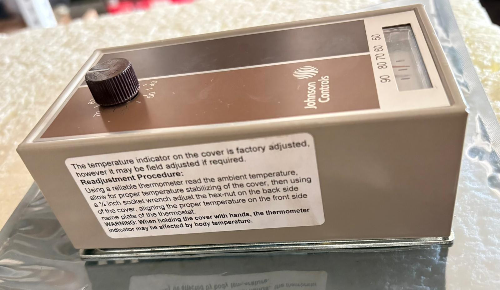 Johnson Controls T25A-1C Two Stage Room Thermostat 40-90°F w/ Box & Instructions