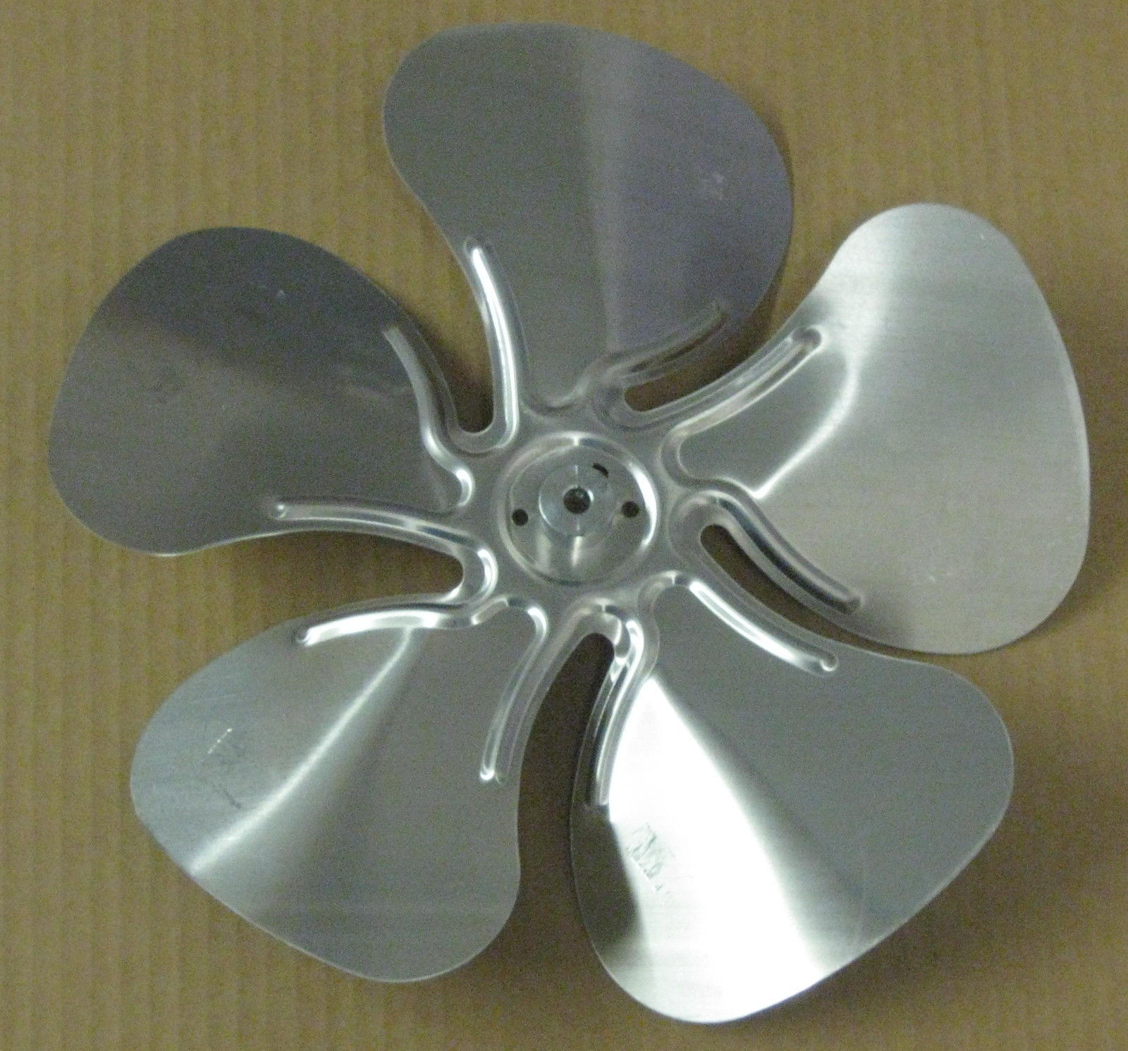 A61205 Metal Fan Blade 12″ Diameter 5 Blades 5/16″ Bore Hub CW 24 Degree Prop
