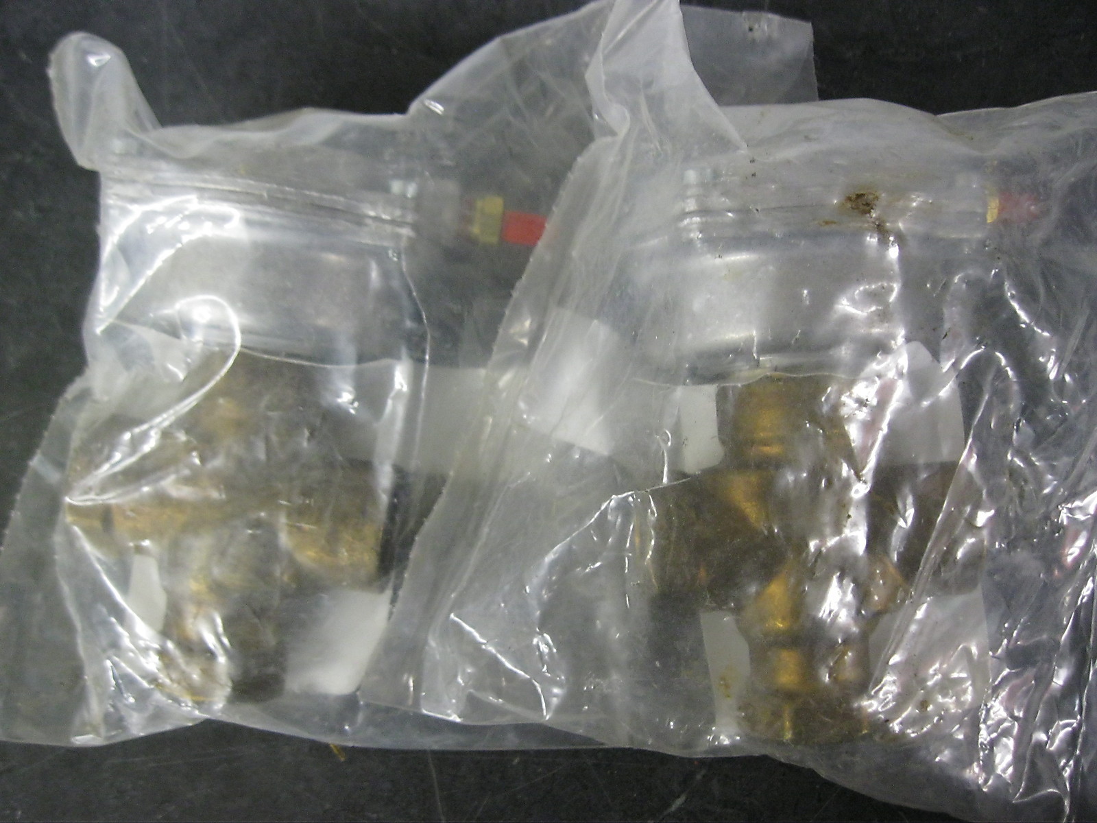 Lot of 2 Siemens MT 3-way 1/2″ pneumatic-actuated Water Mixing Control Valves