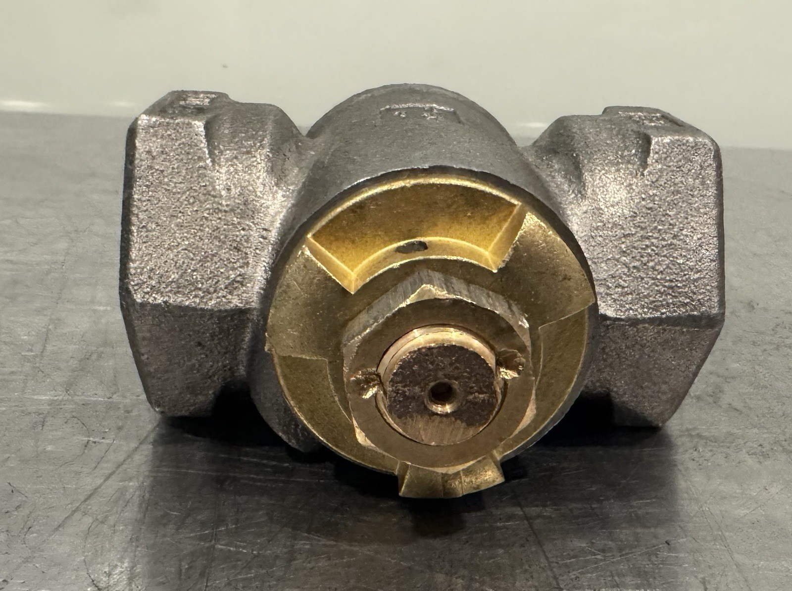 Mueller Gas Valve 1-1/4” Flat Head Iron Body NEW! FREE SHIPPING!