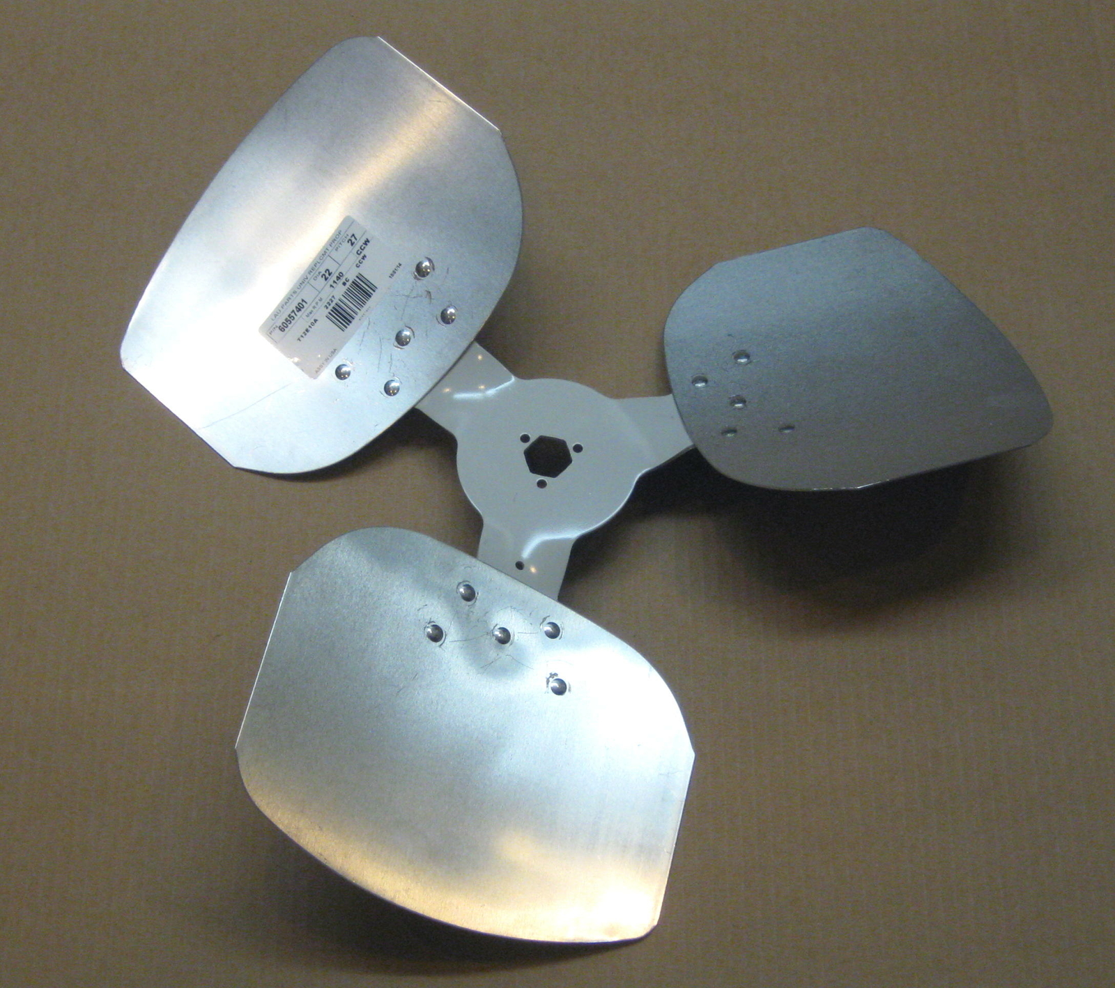 Lau 60557401 22″ Fan Blade CCW Rotation 27 Degree Pitch 3 Blades
