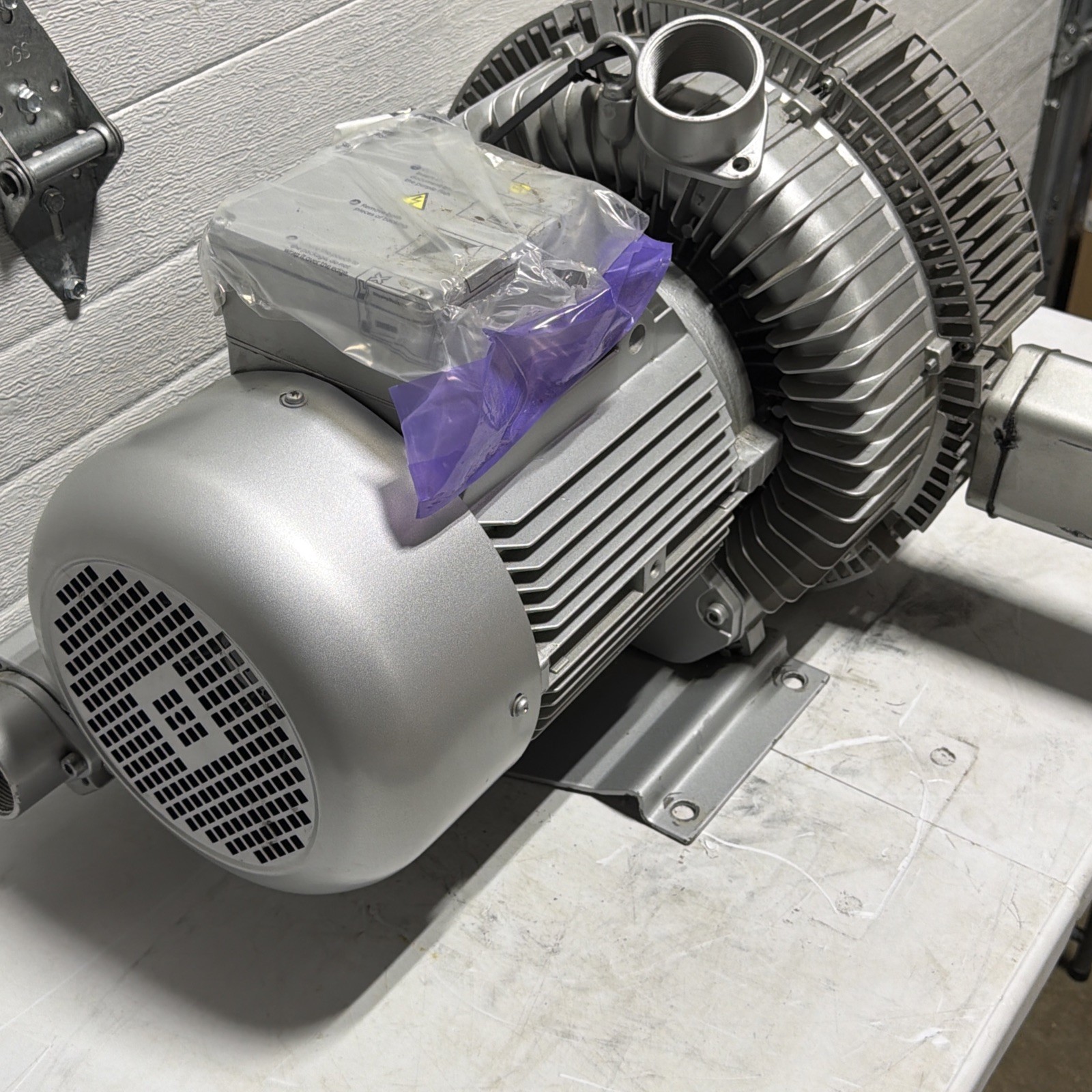 Fuji Electric 2Vfb60-8.4-7W Regenerative Blower,2 In.,7.40 Hp,3 Ph
