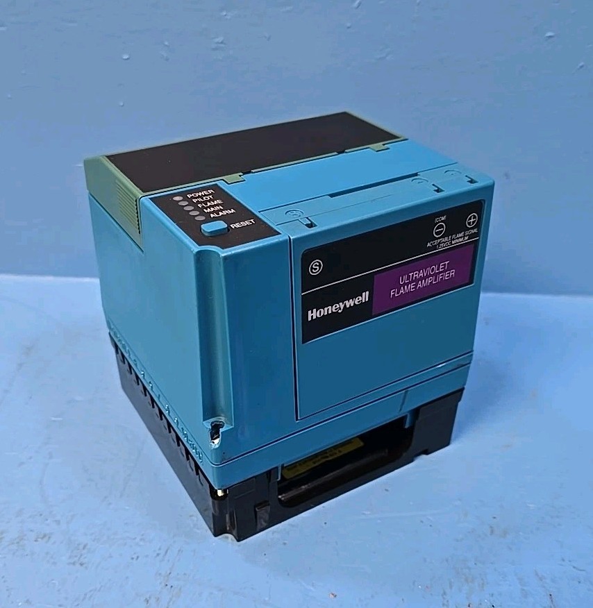 HONEYWELL RM7890A1015 ULTRAVIOLET FLAME AMPLIFIER BURNER CONTROL MODULE
