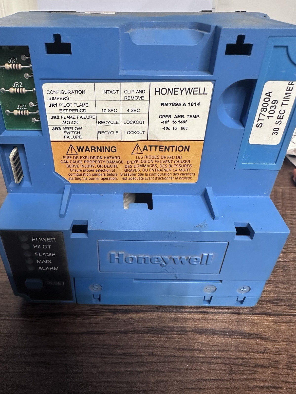 Honeywell RM7895 A 1014 Burner Control Module With 30 Sec Timer Flame Amplifier