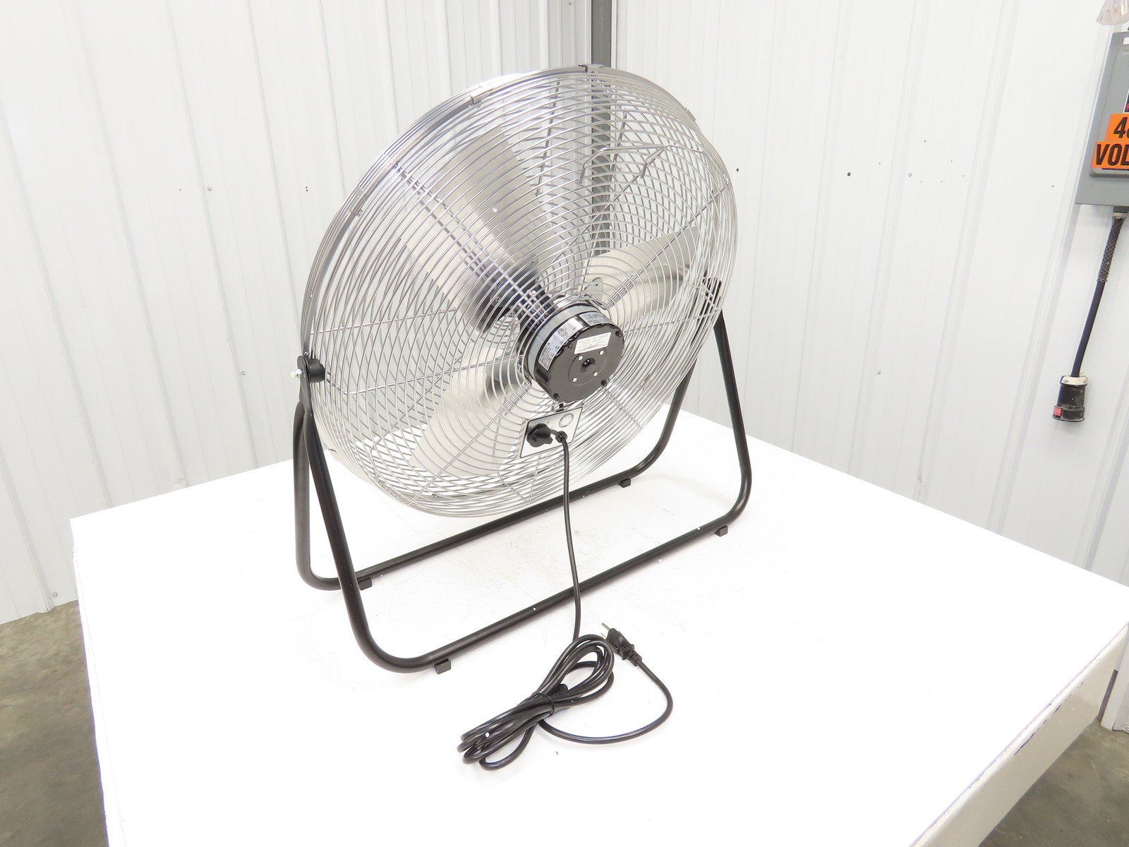 TPI Industrial F-24-TE 24″ Floor Fan with Totally Enclosed Motor 120VAC 2.2 Amp