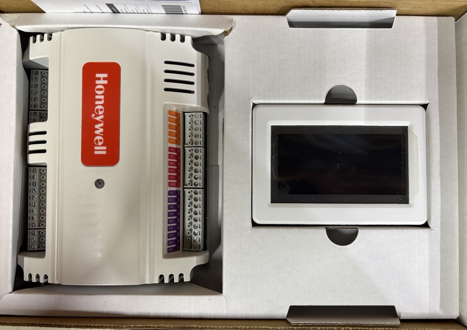 Honeywell YCRL6438SR1000 LCBS Connect Controller and Commercial Thermostat