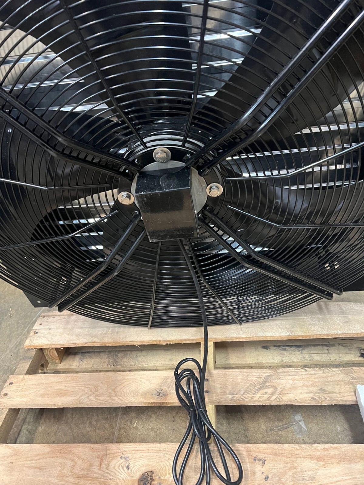CANARM XFS36 SHUTTER EXHAUST FAN, 36″ BLADE, 115V AC, 1-PHASE, 788N70, NEW!!
