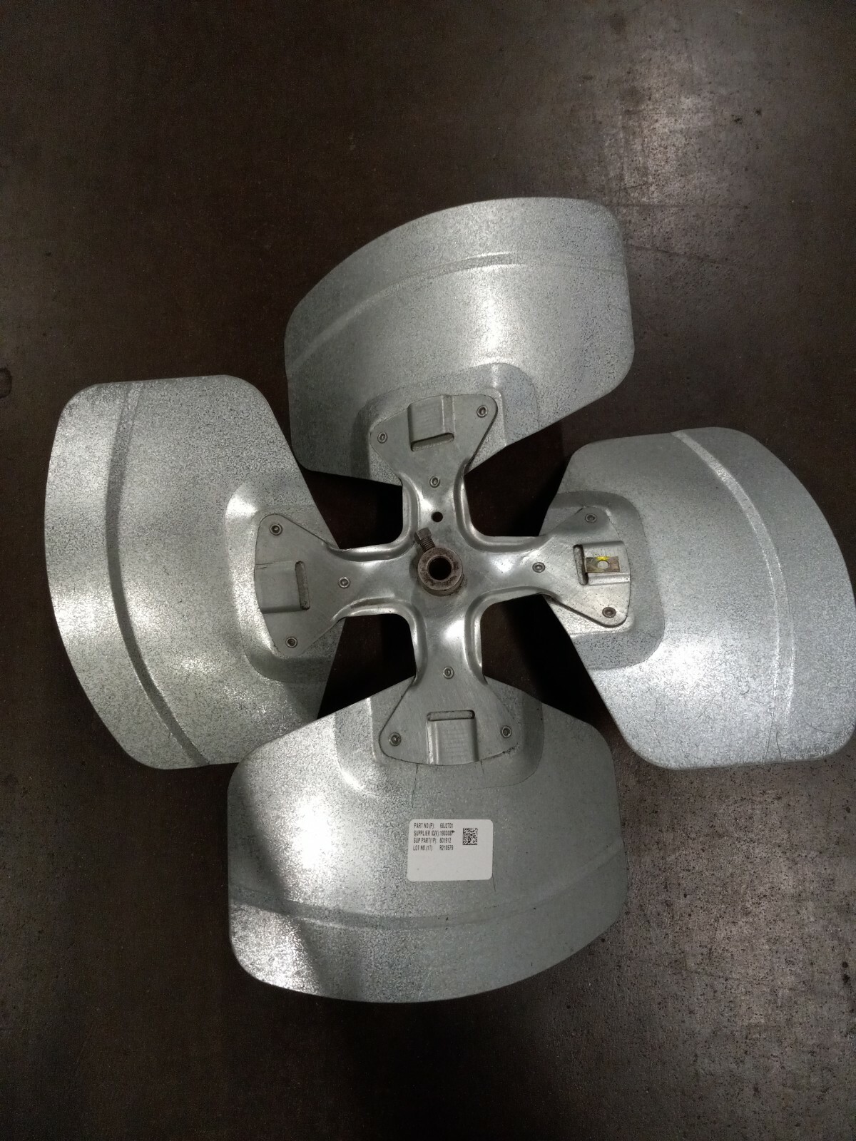 18″ Lennox Armstrong Ducane 68J27 / 68J2701 Condenser Fan Blade 4 Blade 98M19