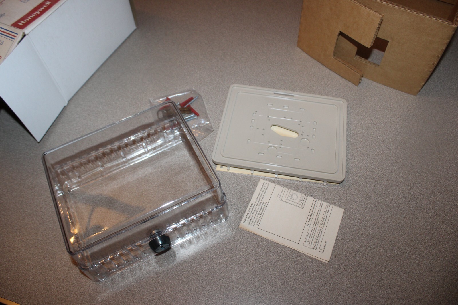 NEW HONEYWELL TG500A 1003 UNIVERSAL THERMOSTAT GUARD CLEAR