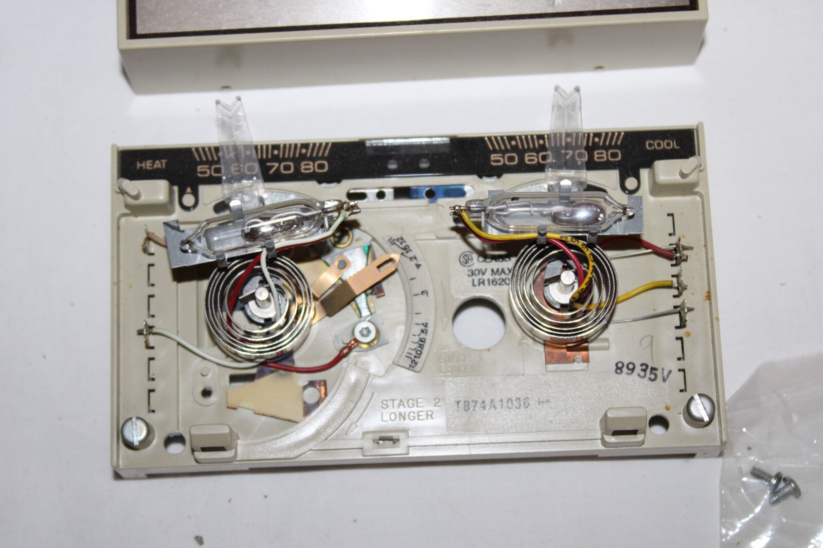 Honeywell T874A1036 Non-Programmable Thermostat Wall-Mounted 30V Max 50-80° F P3
