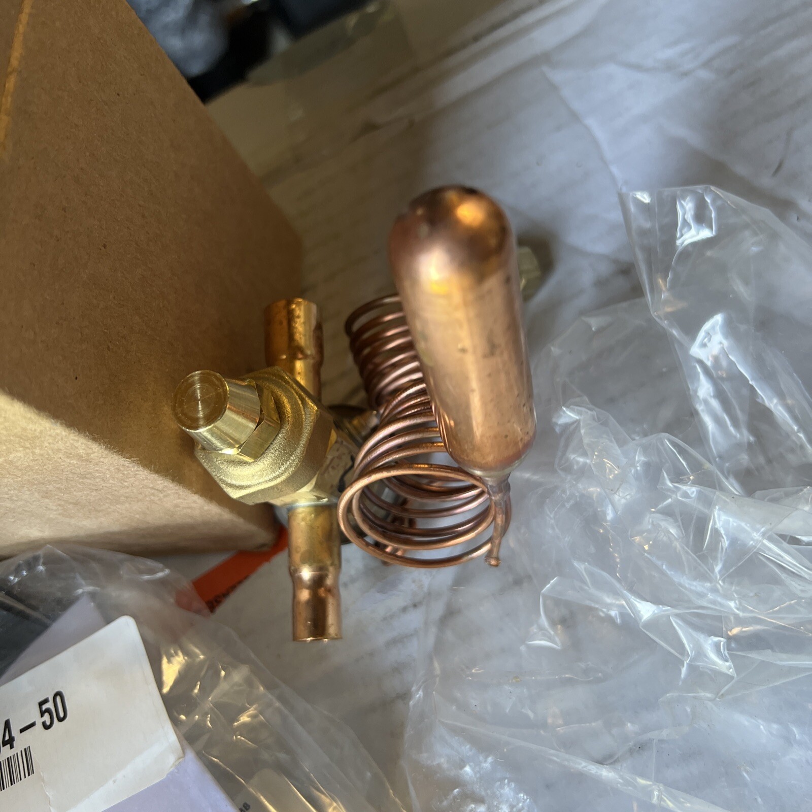 Sporlan Thermal Expansion Valve R22 1-1/2-3 Tons 3/8″ x 1/2″ ODF 044438-04