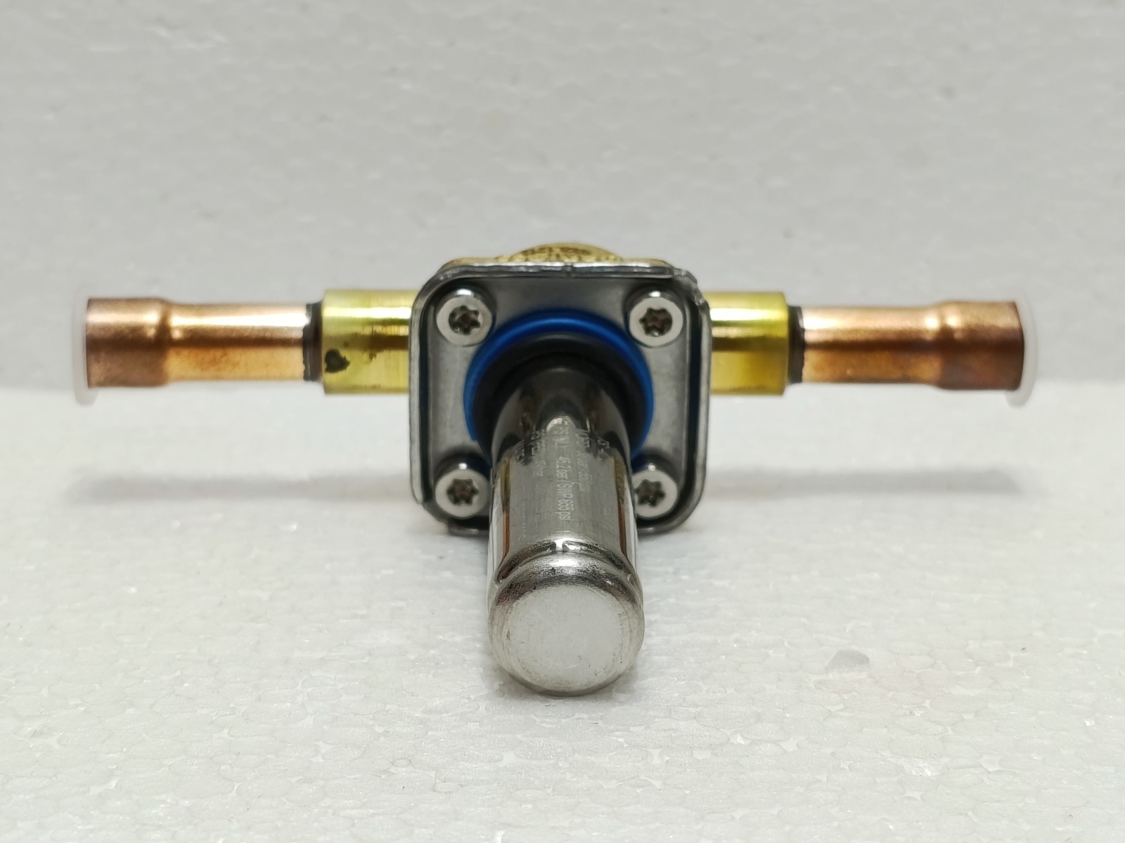 Danfoss Solenoid Valve EVR 6 NC 3/8″ ODF Solder – 032L1212 HVAC/Refrigeration
