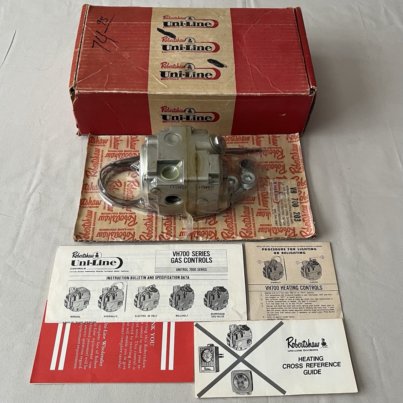 NOS Robertshaw Hydraulic Natural Gas Valve Controls 1/2″ In/Out VH 700 203