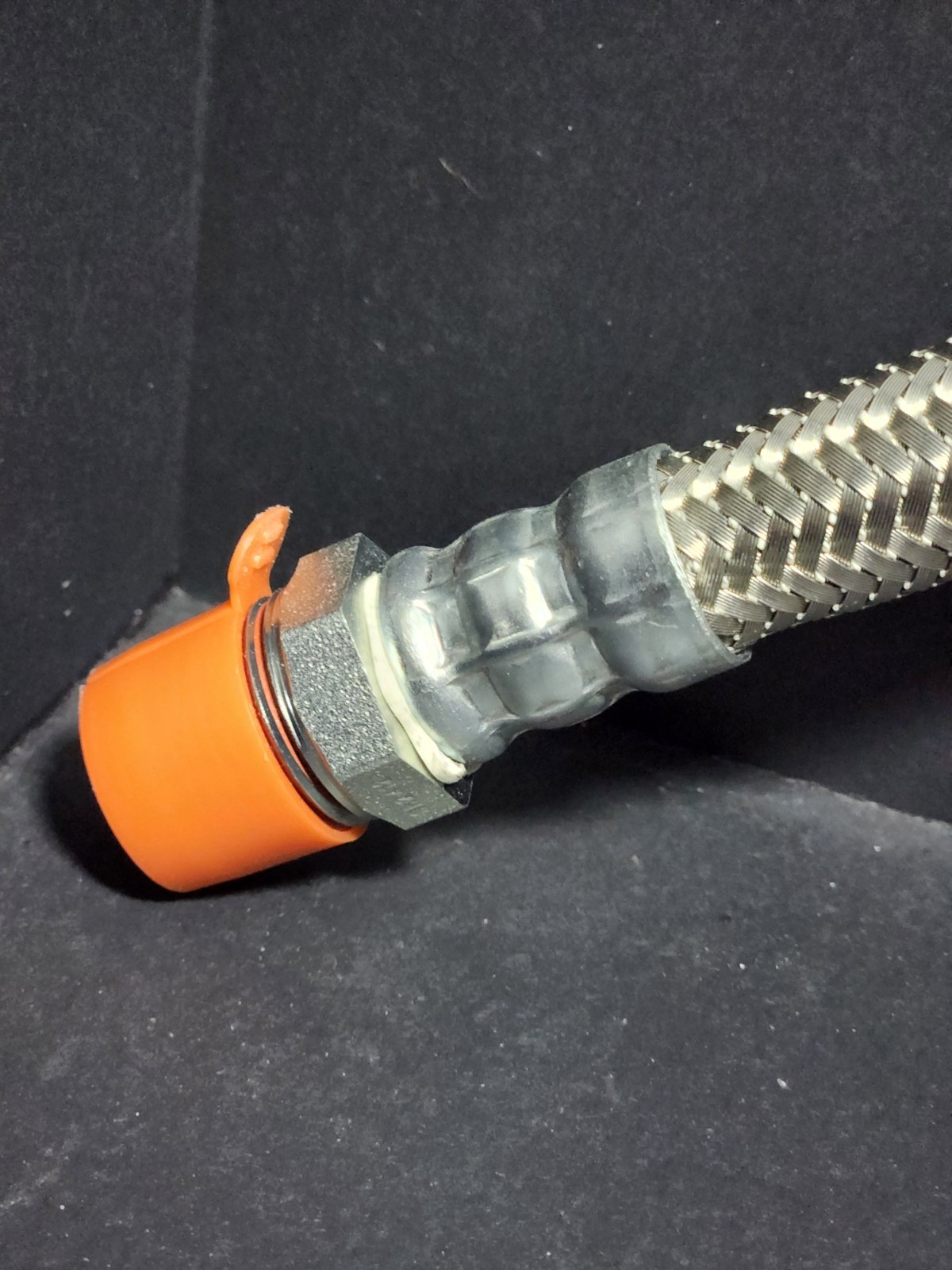1/2″ Chamflex 18″ Fixed M NPT x F JIC Swivel with 5/8 ID Female Sweat Adapter
