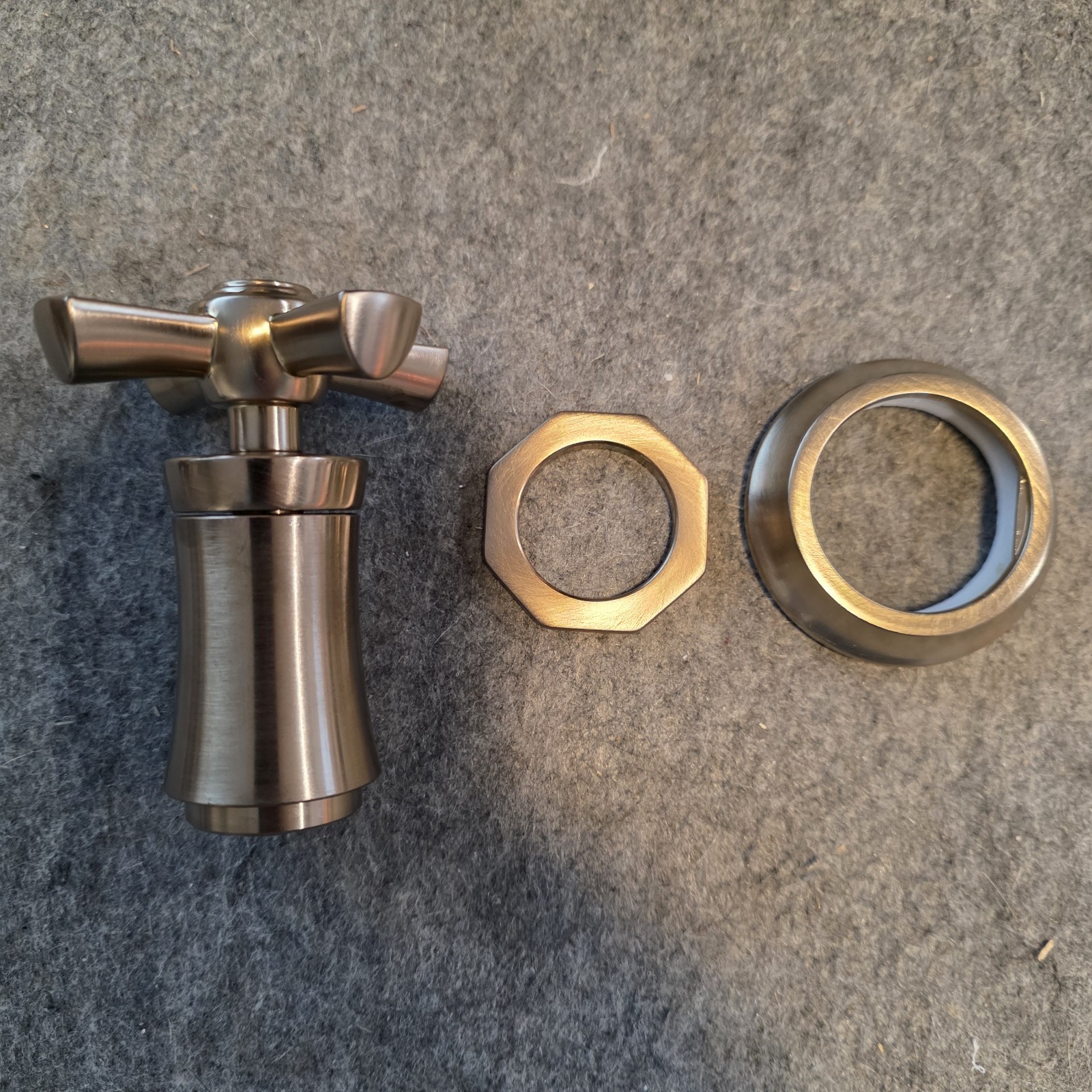 Delta T66661-GL Volume Control Trim 2-7/16″ Luxe Gold 1 Handle 45-80 PSI Wall HA