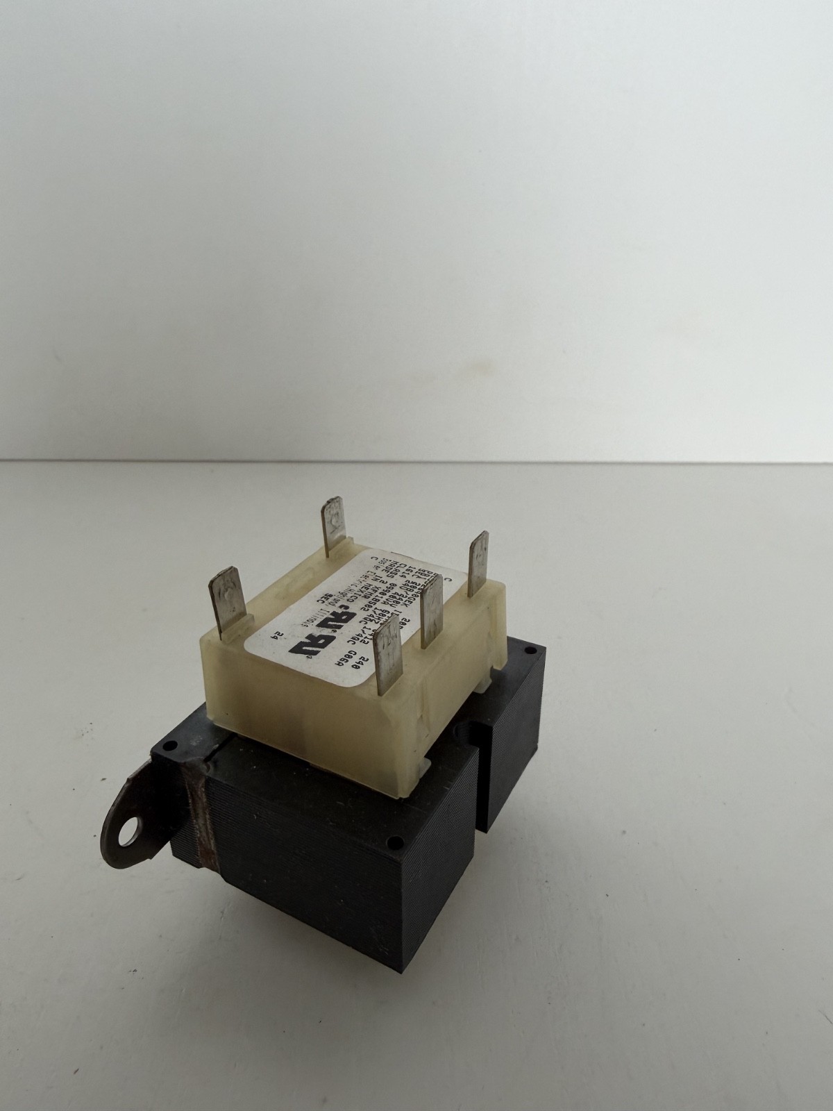 Carrier OEM Transformer / HT01CN241 NEW
