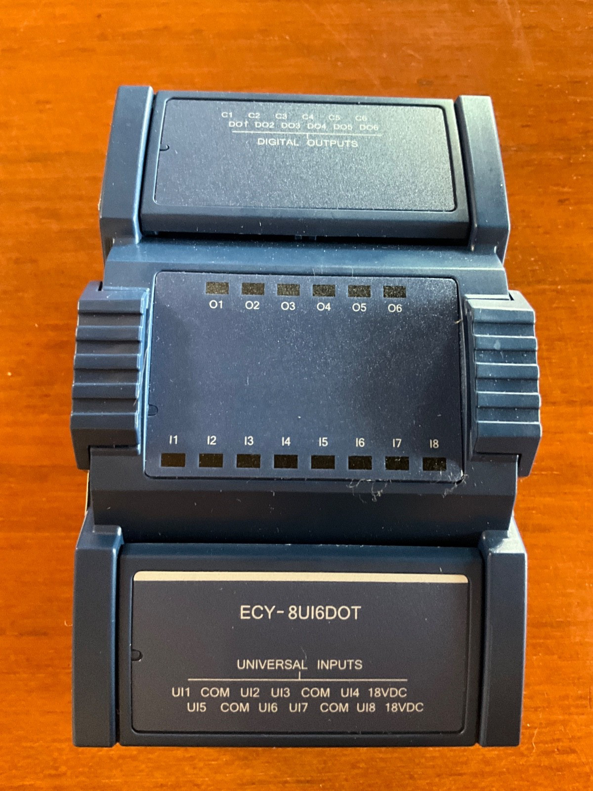 Distech Controls ECY-8UI6DOT System Controller