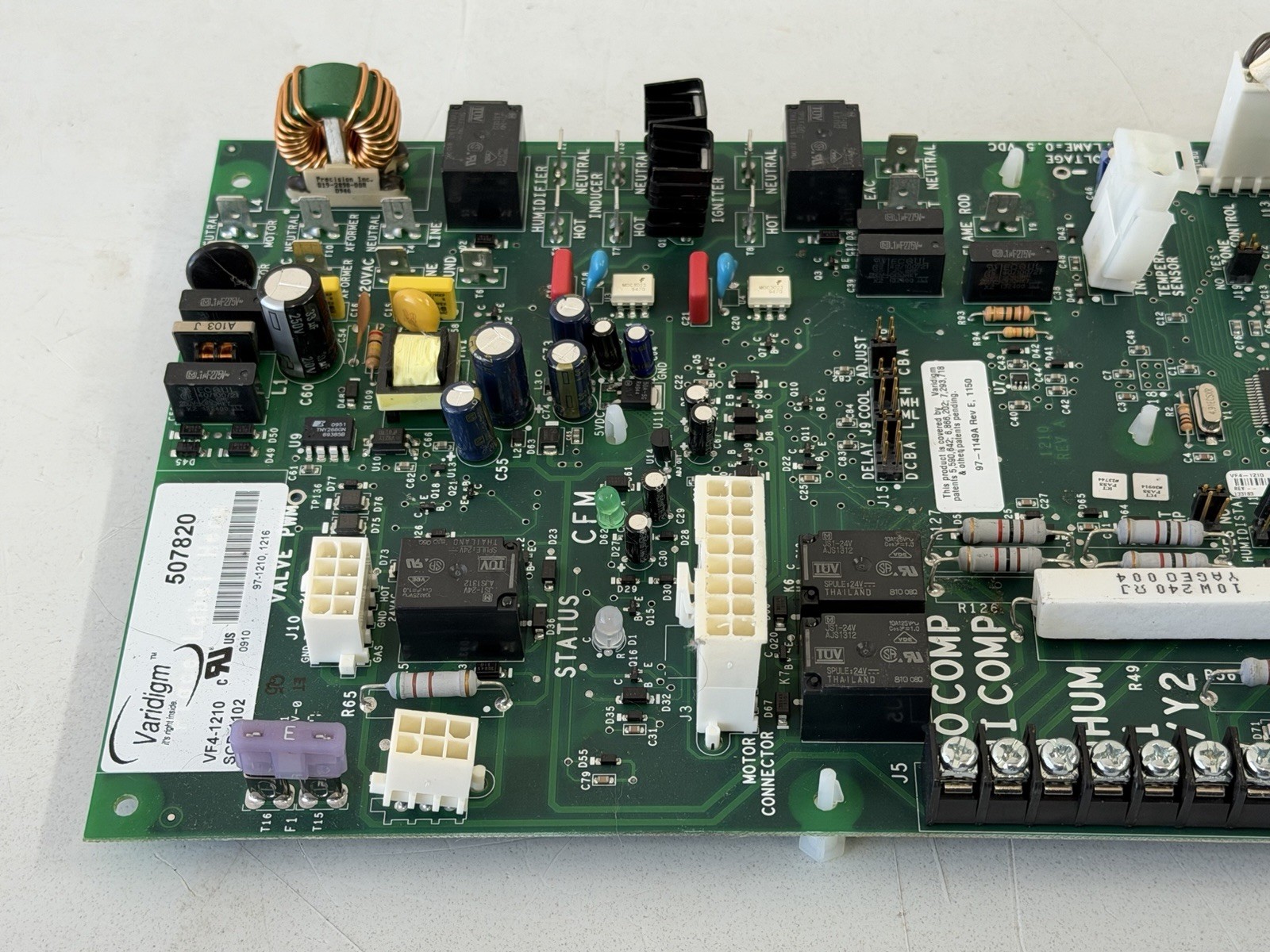 York Luxaire VARIDIGM 507820 Furnace Control Circuit Board D679A VF4-1210