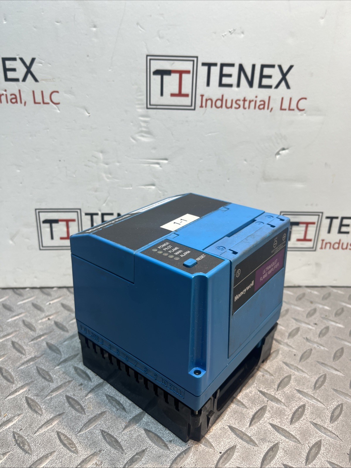 Honeywell Burner Control Ultraviolet Flame Amplifier RM7895 A 1014 C-10