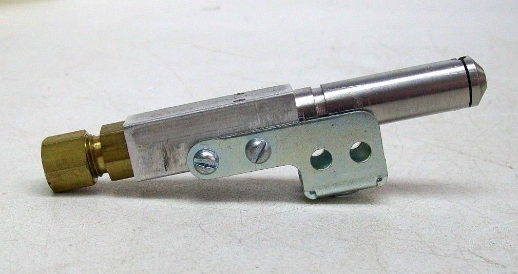 NOS WHITE-RODGERS 30A07-1 PILOT BURNER .0225 ORIFICE & MOUNTING PLATE AP