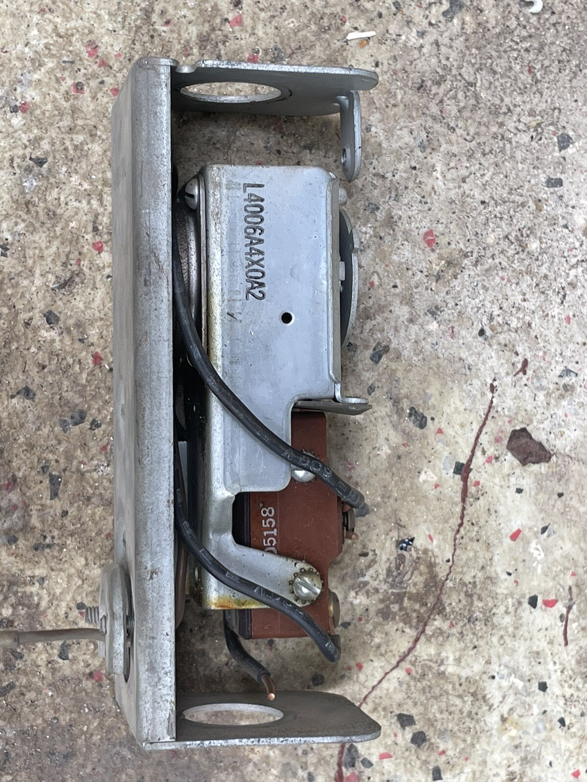 Honeywell L4007B3X0A4 Well Immersion Control 100 to 240 Degrees