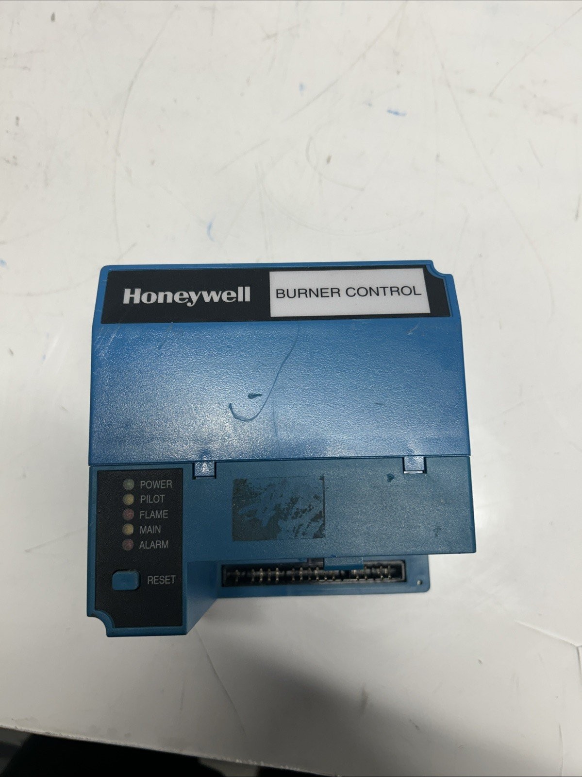 HONEYWELL RM7890 A 1015 ULTRAVIOLET FLAME AMPLIFIER N-518