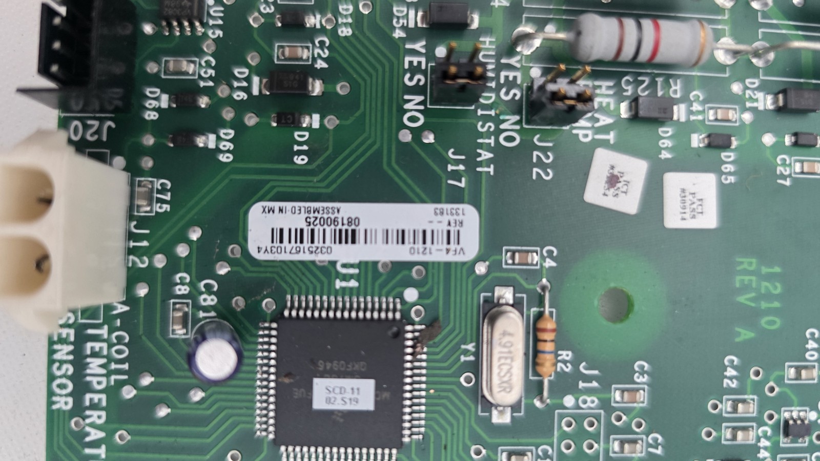 York Luxaire VARIDIGM 507820 Control Board VF4-1210 SCD-1102