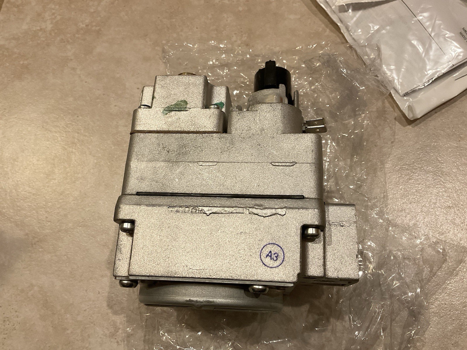 White-Rodgers 36C03-300 1/2in x 3/4in 24V Versatile Combination Gas Valve