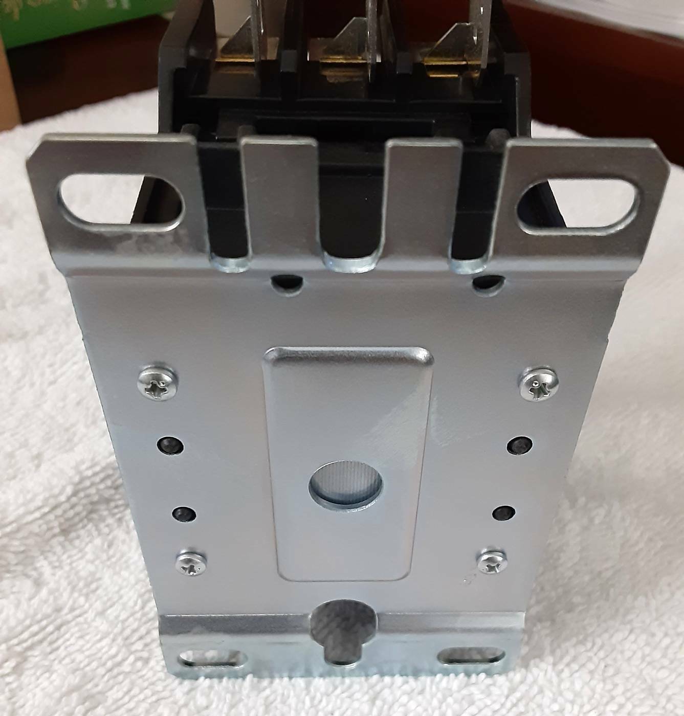 EATON Contactor C25DNY113A. 40A. 120V 3P. New in box. Free Shipping.