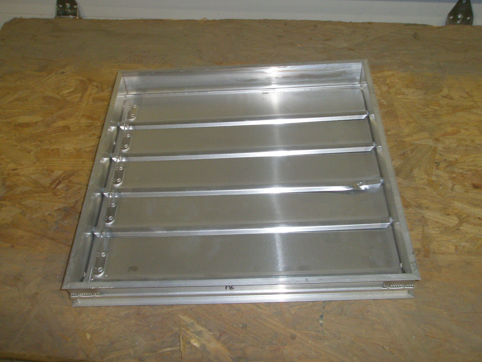 18″X18″ ALUMINUM EXHAUST LOUVER LOUVERED VENT, GRAVITY CLOSE LITE DING SEE PICS