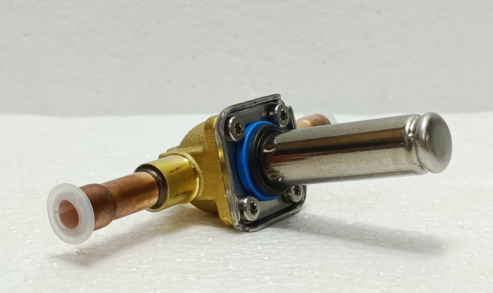 Danfoss Solenoid Valve EVR 6 NC 3/8″ ODF Solder – 032L1212 HVAC/Refrigeration
