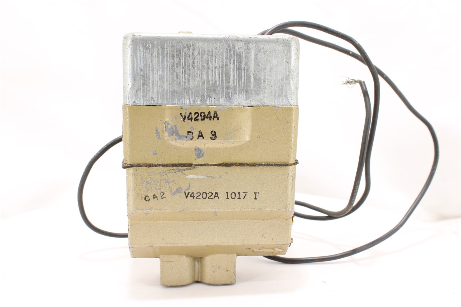 Honeywell V4202A-1017 Main Automatic Gas Valve Safety Shutoff