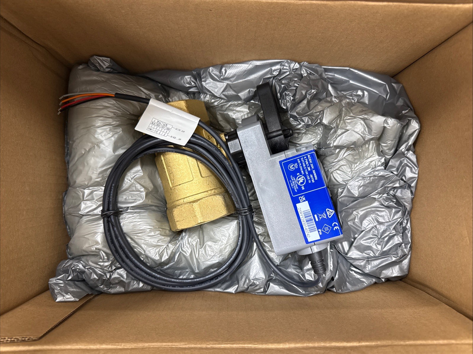 Johnson Controls VG1241FS+910HGA 2-Way 2″ Forged Brass Ball Valve, Cv 46.8