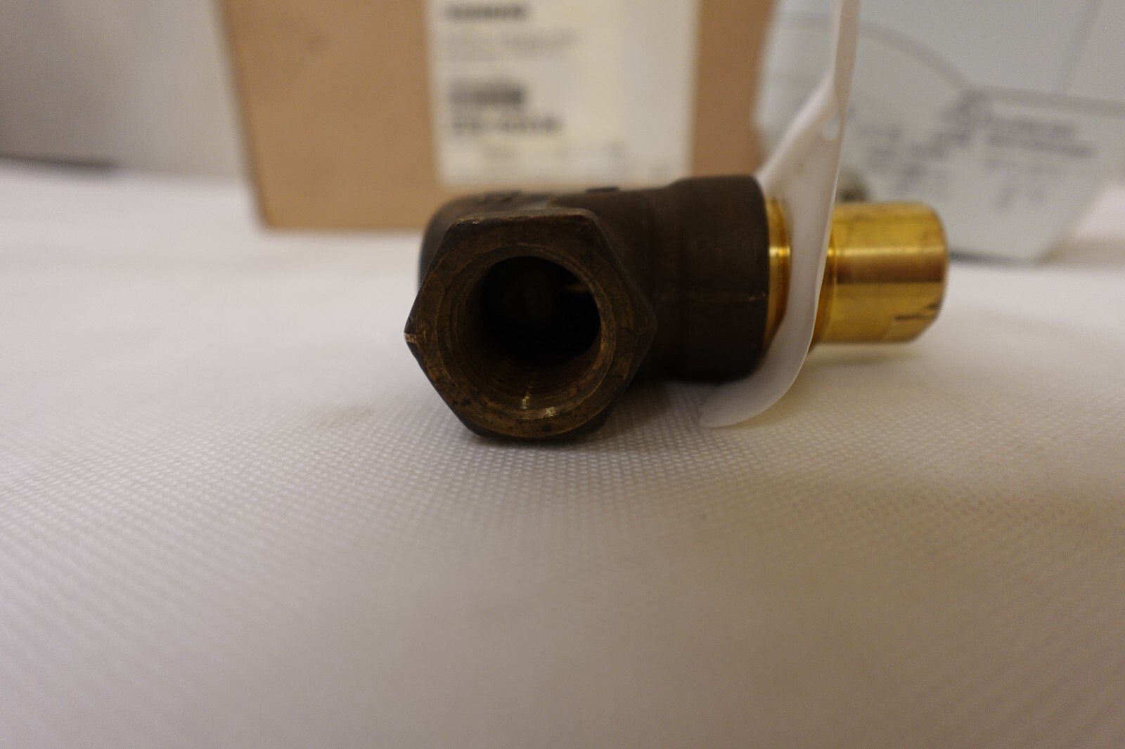 Siemens 259-02034 / 030724 VF599 Series Threaded Globe Valve – 1/2 In – 24VAC