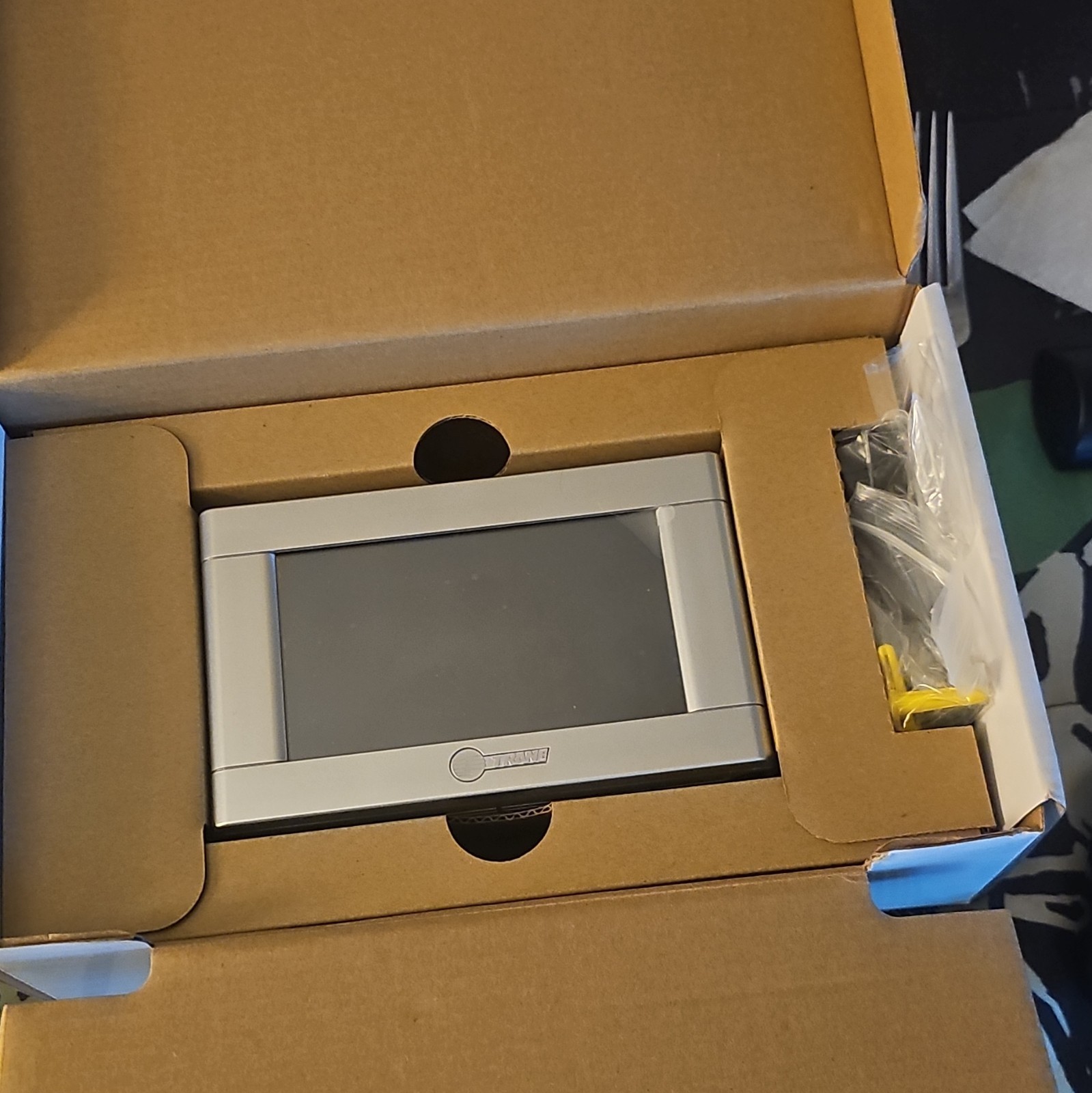 Trane XL824 Smart Thermostat 4.3in Touchscreen Wi-Fi Z-Wave 7-Day Humidity