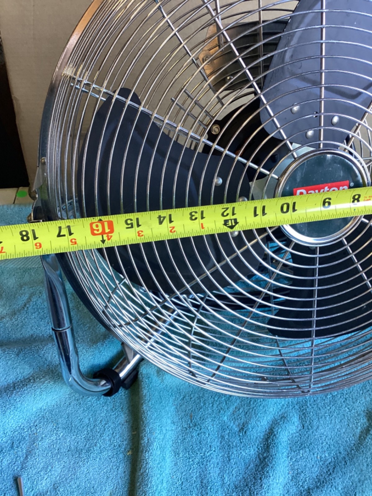 Dayton 2Ly91 Industrial Fan Free Standing 16” In Excellent Condition
