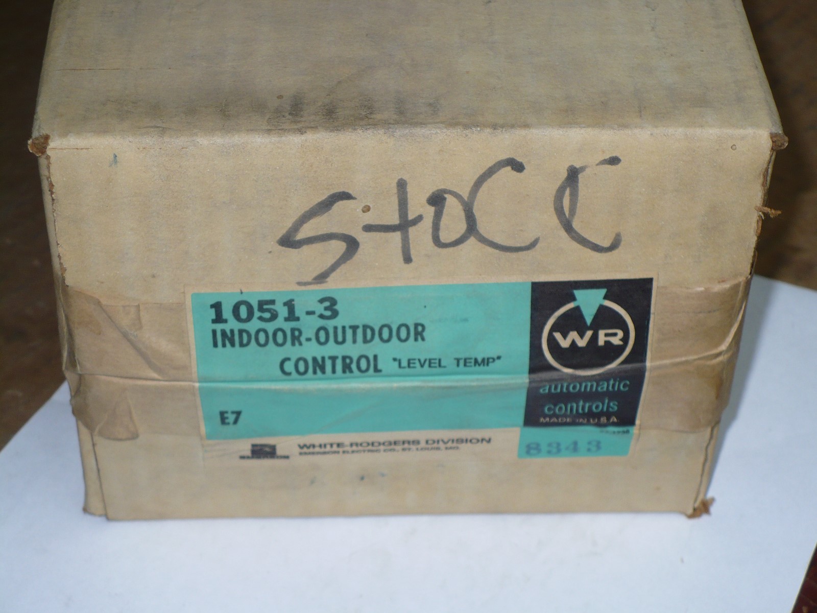 White-Rodgers 1051-3 Indoor-Outdoor Hot Water Temperature Control, New