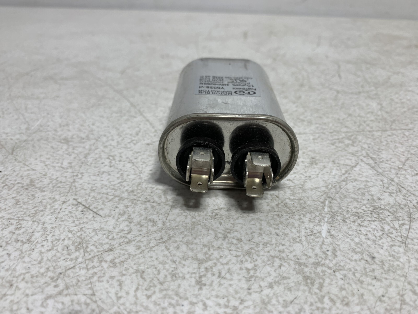 Lennox Y5328 Motor Run Capacitor 440V 50/60 Hz 15 MFD