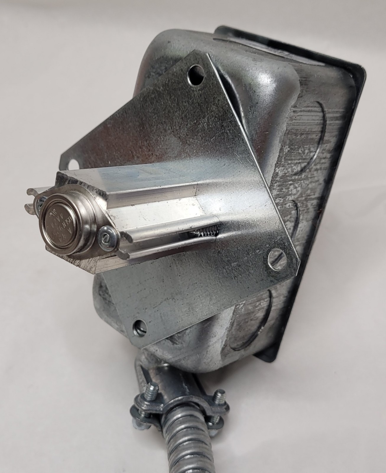 Belimo Ruskin FSLF120 RUS Spring Return Actuator With EFL-165 Fuse Link