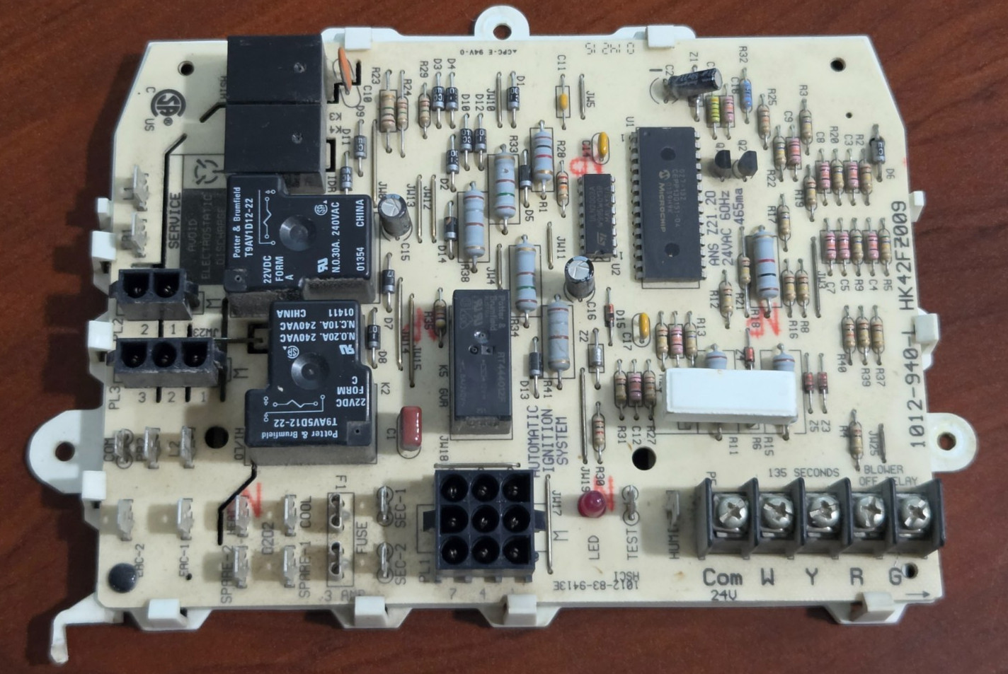 Carrier Bryant 1012-940-L Furnace Integreated Control Circuit Board HK42FZ009