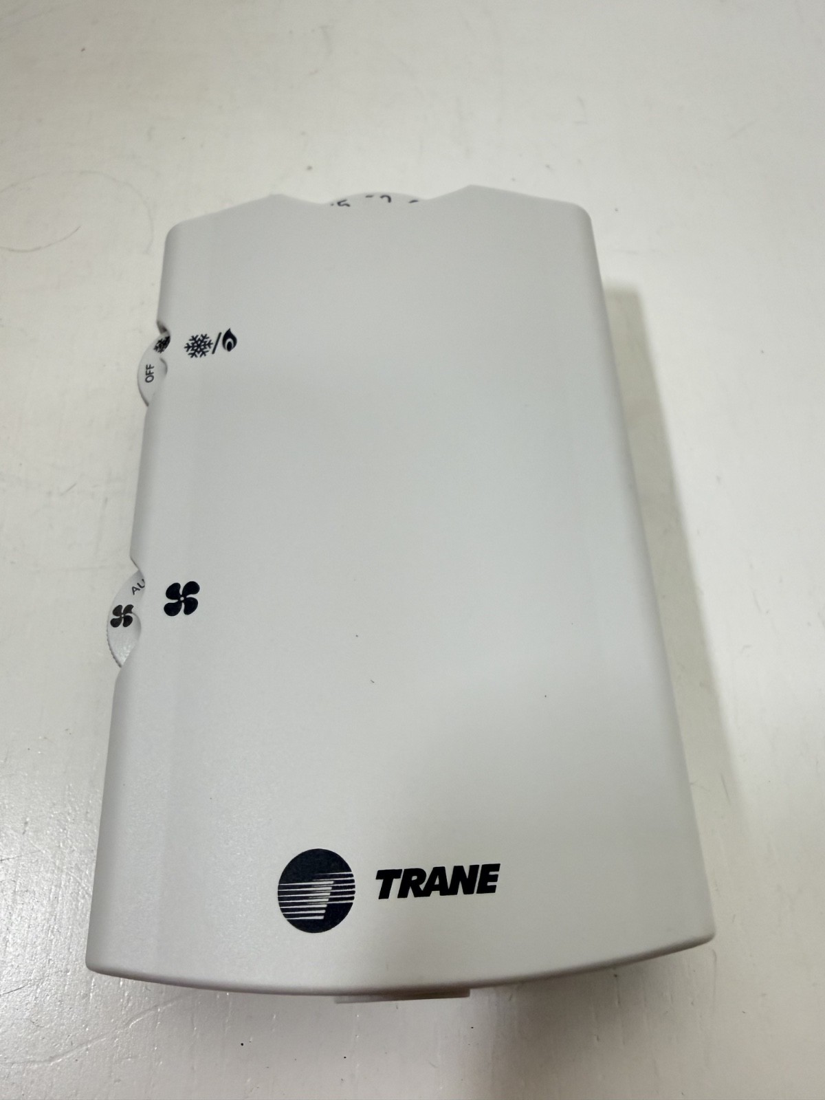 Trane Thermostat SEN01515 – X13790839-01 – BAYSENS106A TRANE ZONE SENSORS
