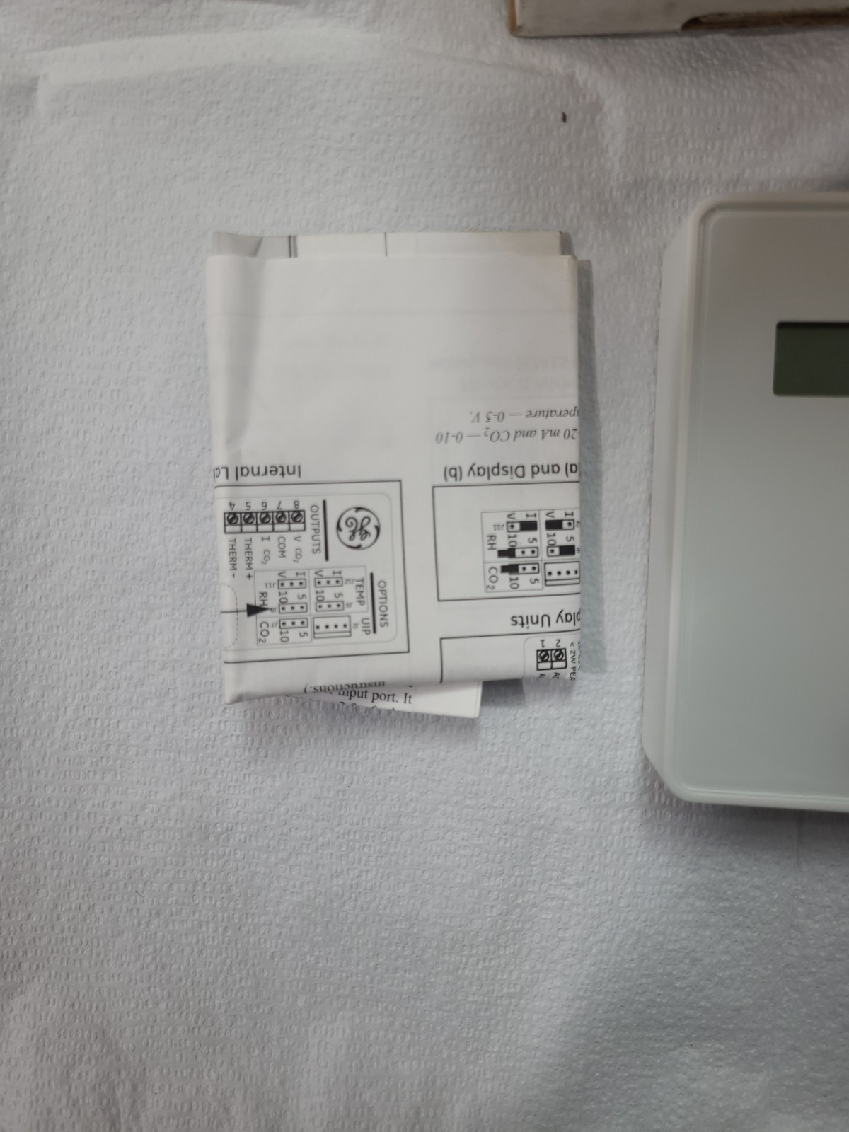 Ventostat T8100-D CO2 Commercial-Grade Ventilation Transmitter & Controller