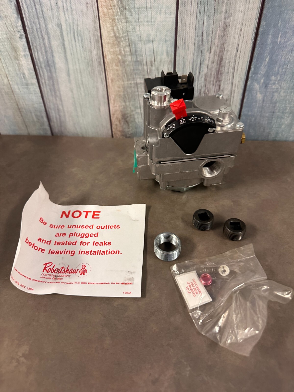 ROBERTSHAW 720-402 Gas Valve,24V AC,Dual,NPT 4E400