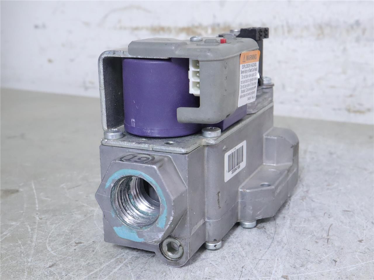 Honeywell VR9205Q1010 Furnace Two 2 Stage Gas Valve 24V 0151M00028